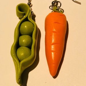 Realistic Pea Pod And Carrot Earrings 3/$15